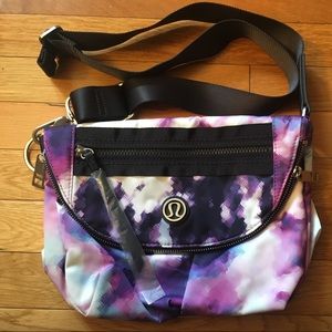 Lululemon 🍋 NWOT Blooming Pixie Festival Bag